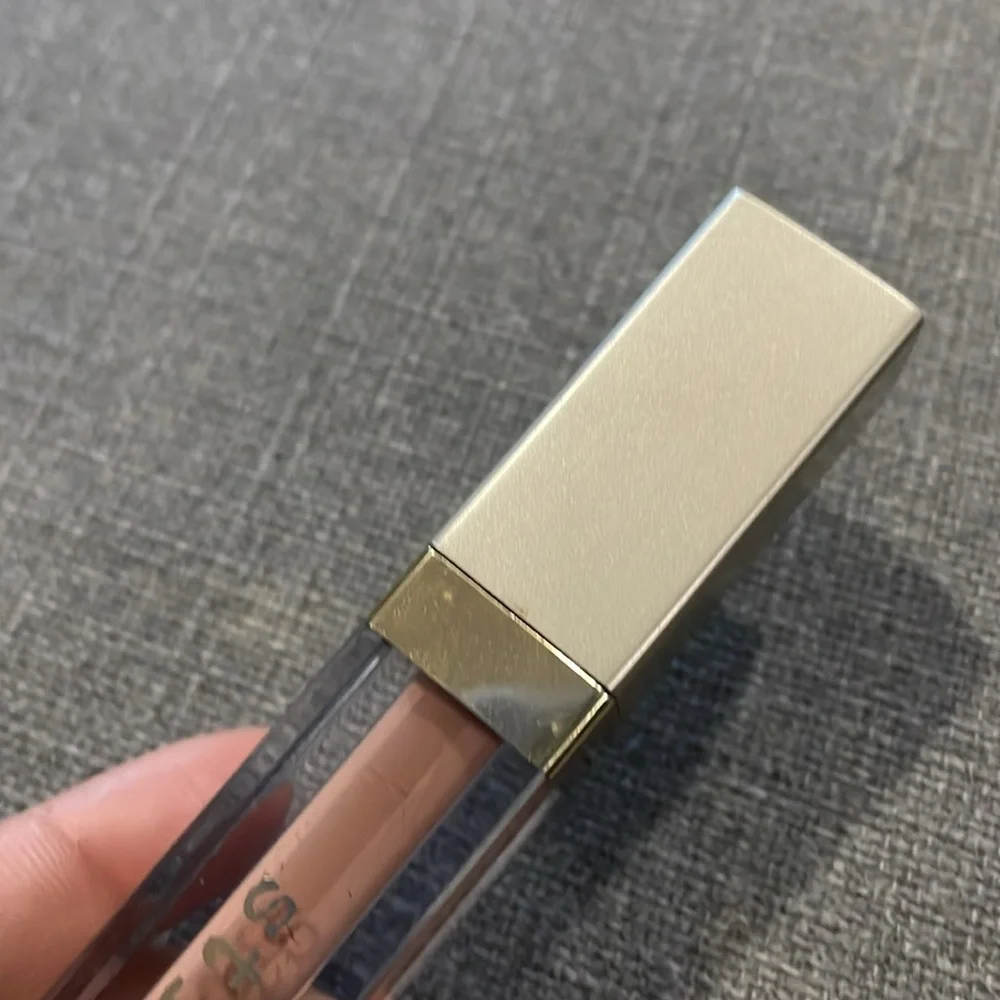 Stila Beauty Boss Lip Gloss in Color Strategy